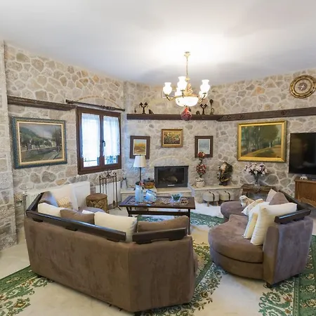 Raise Luxury Mountain Villa *
